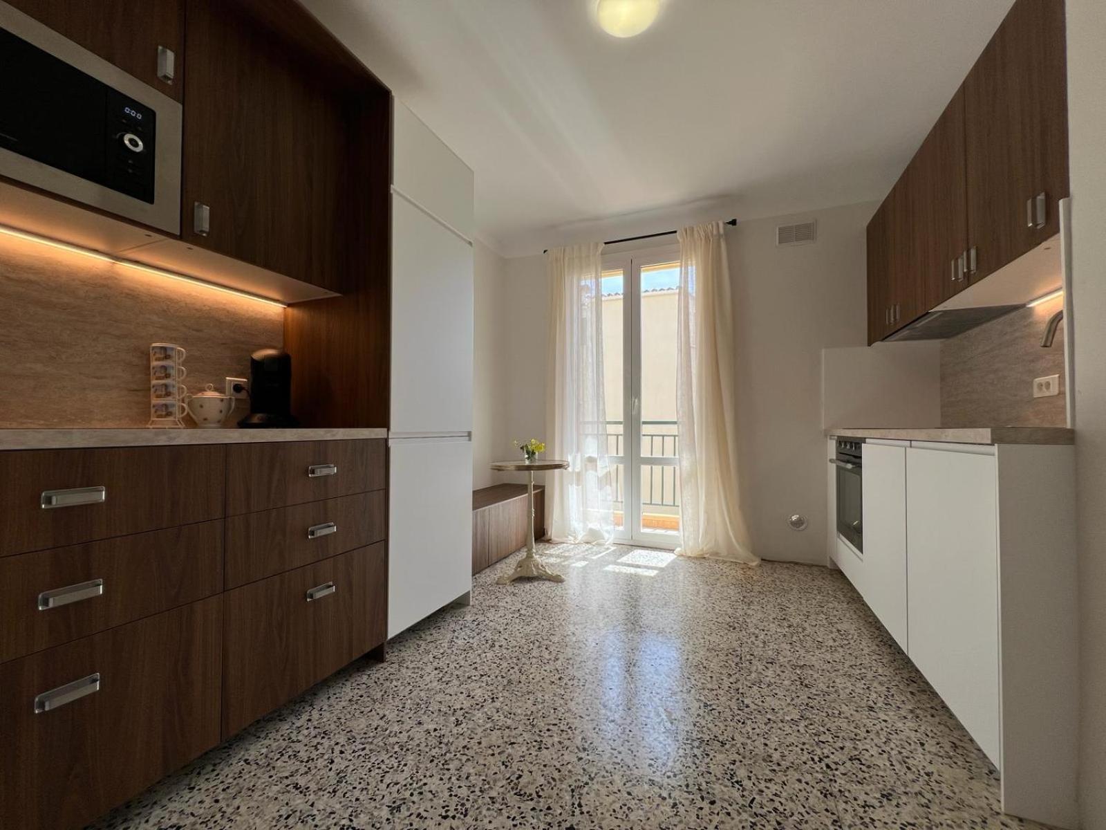 Liberta - T4 Spacieux, Calme, Lumineux, Centre Ville, Loggia Et Balcon Apartment